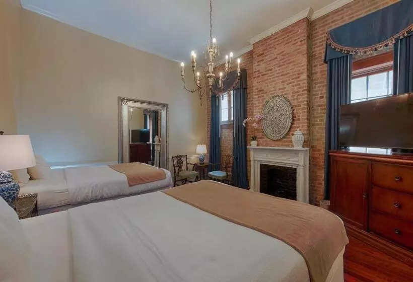 Hotel St. Pierre French Quarter