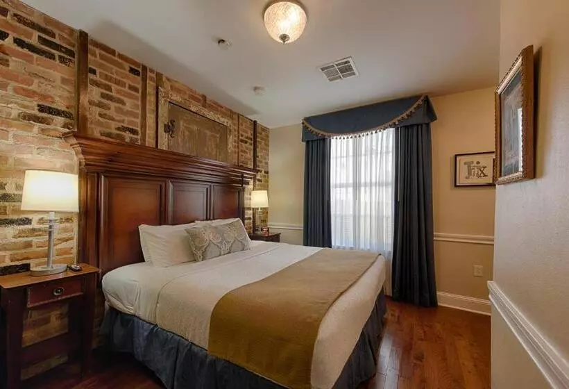 Hotel St. Pierre French Quarter