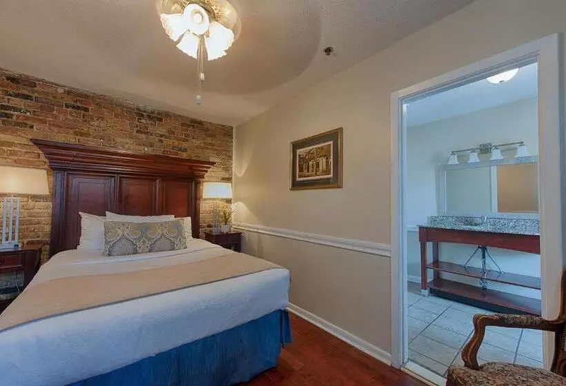 Hotel St. Pierre French Quarter