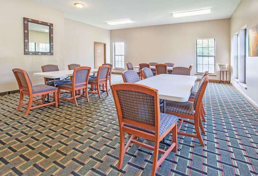 Hotel Super 8 By Wyndham Atchison