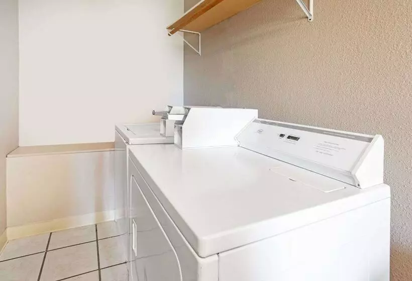 Hotelli Super 8 By Wyndham Atchison