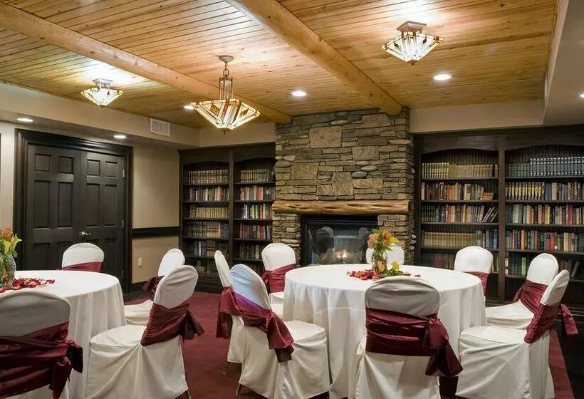 ホテル The Regency Lodge