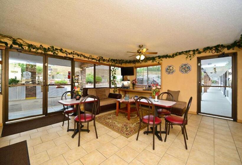 בית מלון כפרי Village Inn Of Hardy