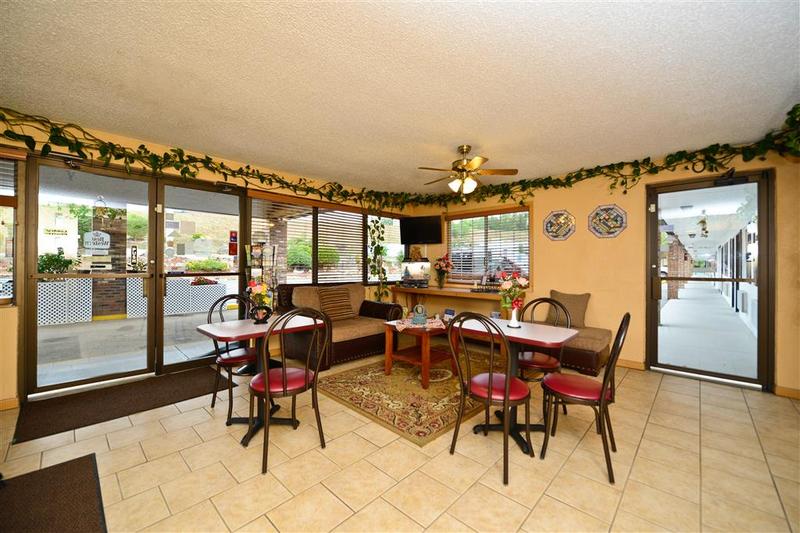 בית מלון כפרי Village Inn Of Hardy