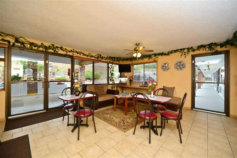 Hotel Village Inn Of Hardy