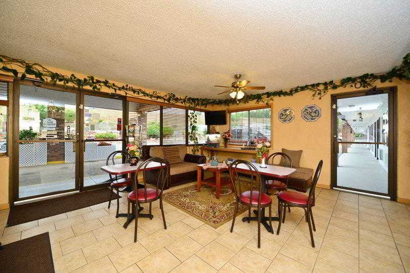 בית מלון כפרי Village Inn Of Hardy