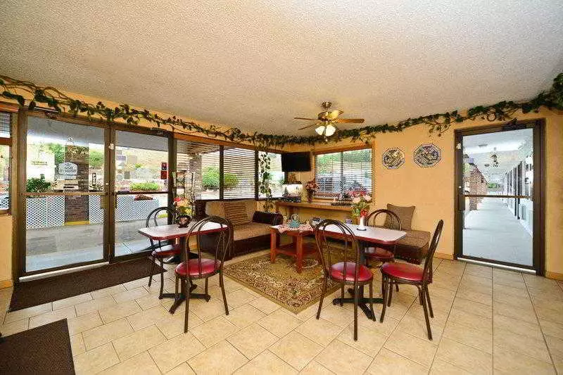 Hotel Village Inn Of Hardy