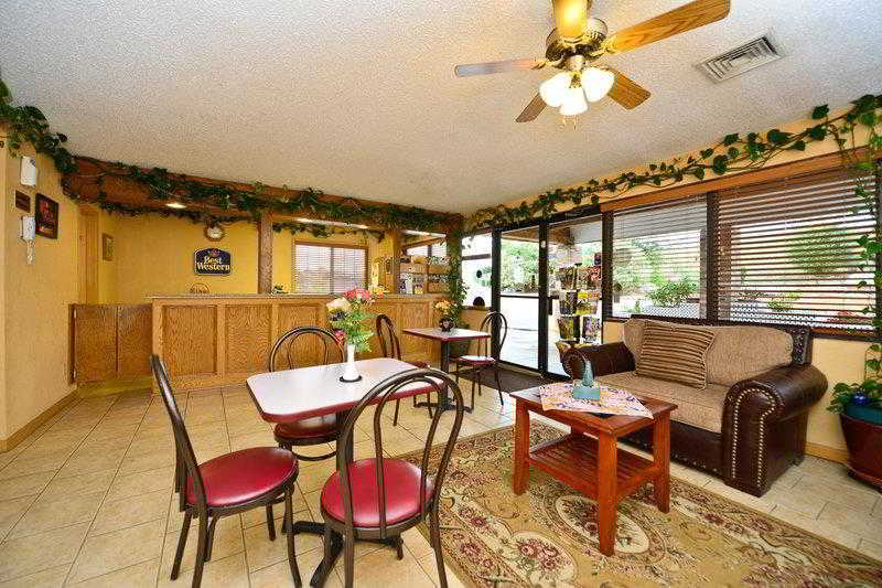 בית מלון כפרי Village Inn Of Hardy