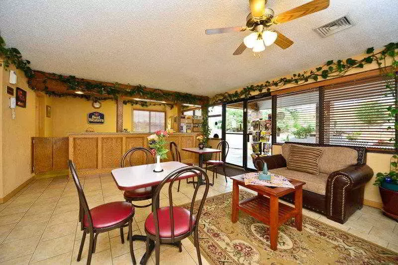 Hotel Village Inn Of Hardy