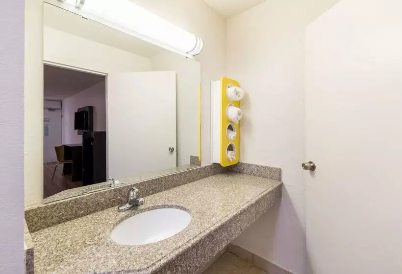 Motel 6oklahoma City, Ok Bricktown