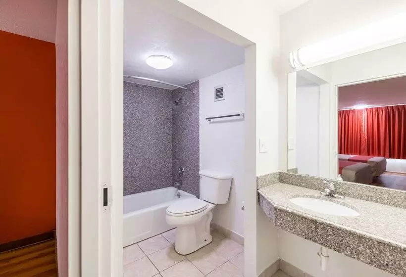 Motel 6oklahoma City, Ok Bricktown