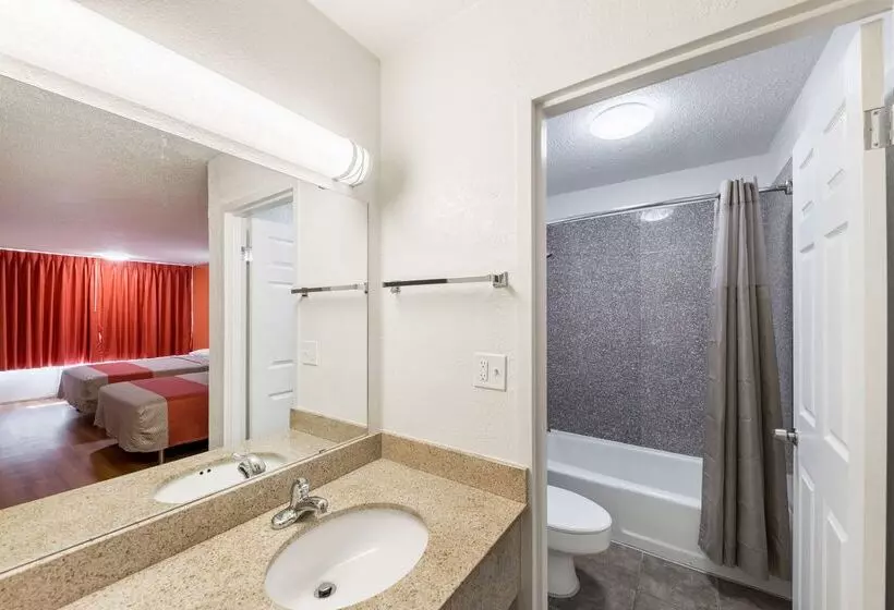 Motel 6oklahoma City, Ok Bricktown