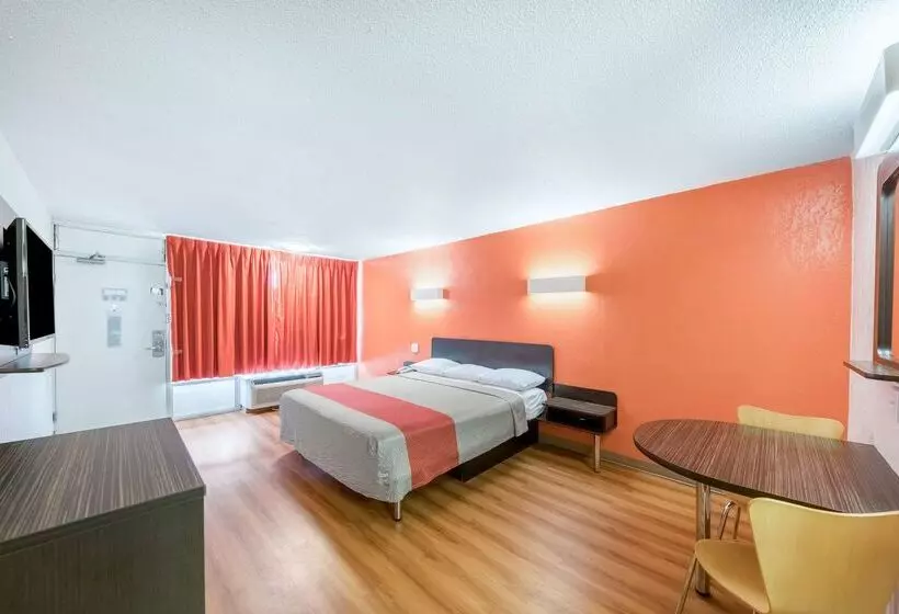 Motel 6oklahoma City, Ok Bricktown