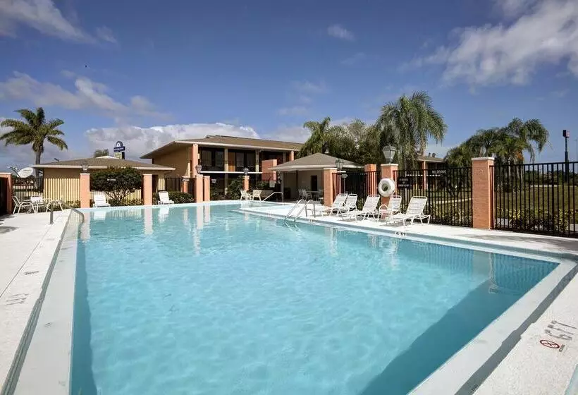 ホテル Americas Best Value Inn Florida Turnpike & I95