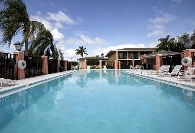 ホテル Americas Best Value Inn Florida Turnpike & I95