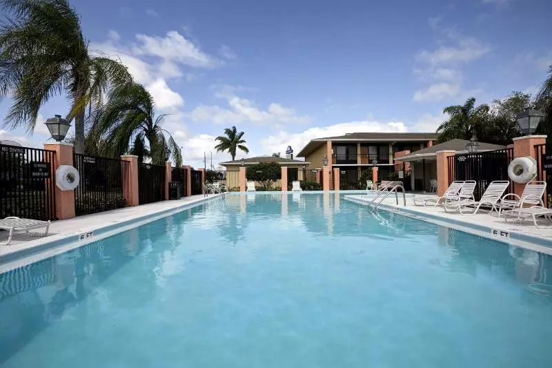 ホテル Americas Best Value Inn Florida Turnpike & I95