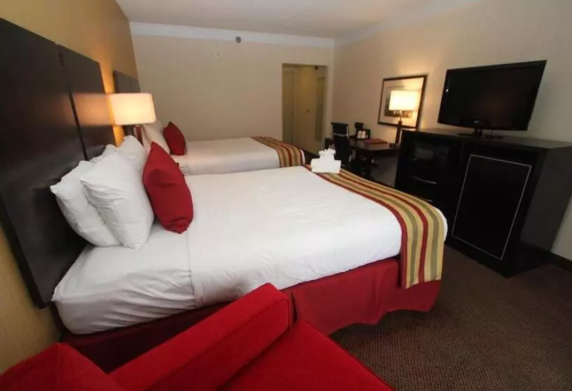 فندق Black Bear Inn & Suites