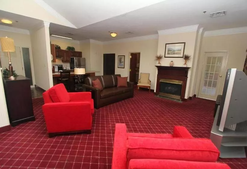 فندق Black Bear Inn & Suites