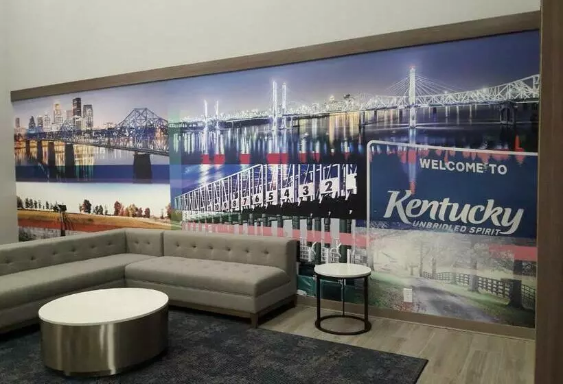 فندق Clarion Pointe University/expo