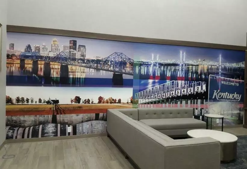 فندق Clarion Pointe University/expo