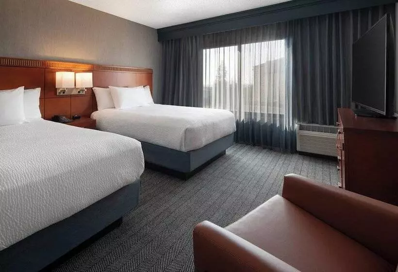 酒店 Courtyard By Marriott Bakersfield