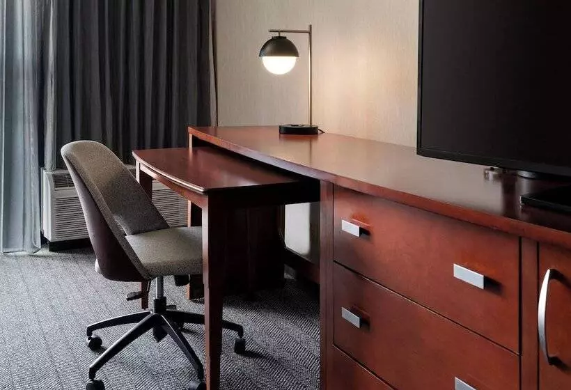 酒店 Courtyard By Marriott Bakersfield