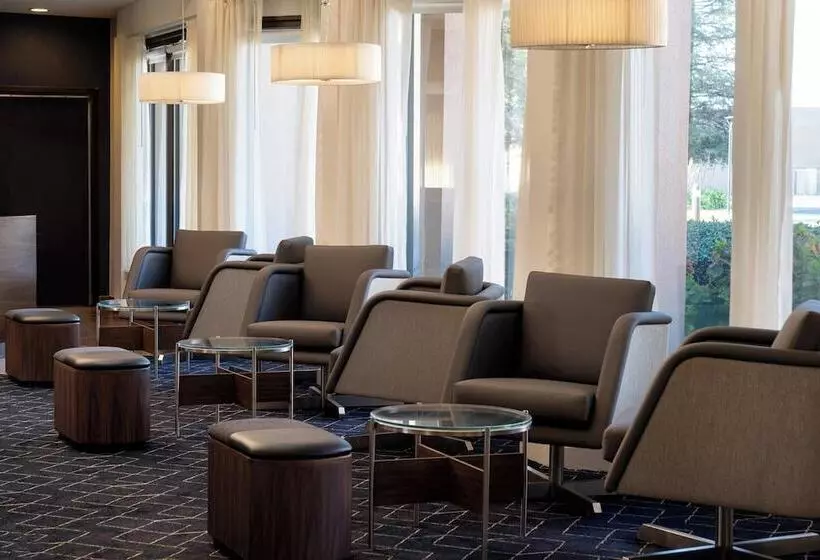 酒店 Courtyard By Marriott Bakersfield