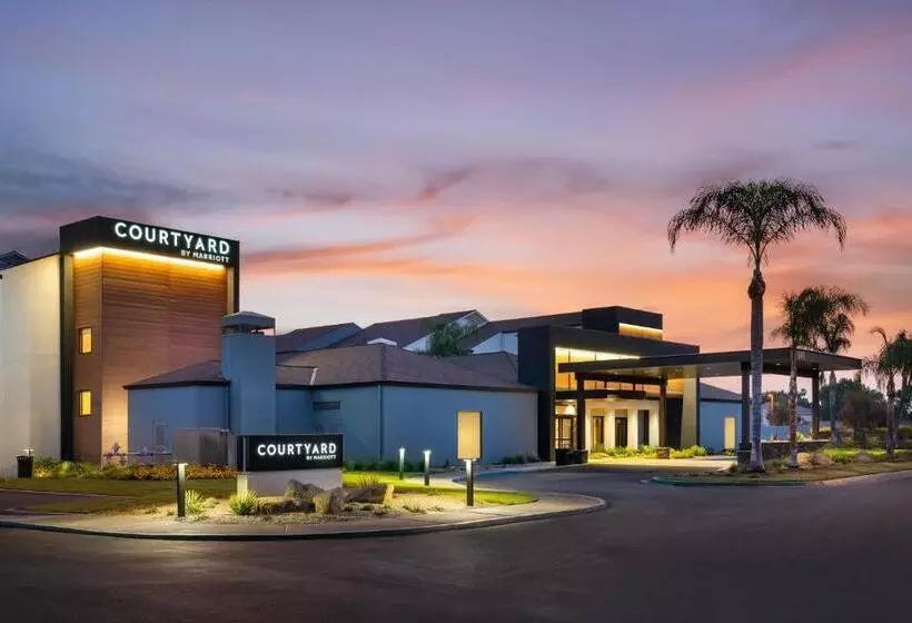 Szálloda Courtyard By Marriott Fresno