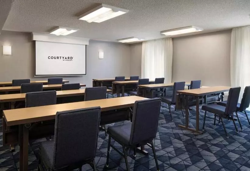 Szálloda Courtyard By Marriott Fresno