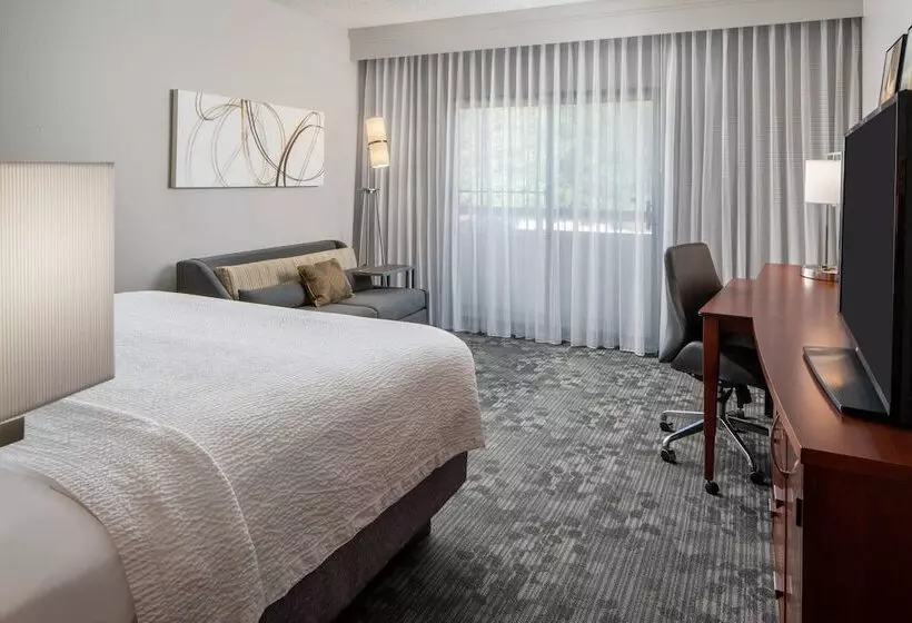 ホテル Courtyard By Marriott Nashville Airport