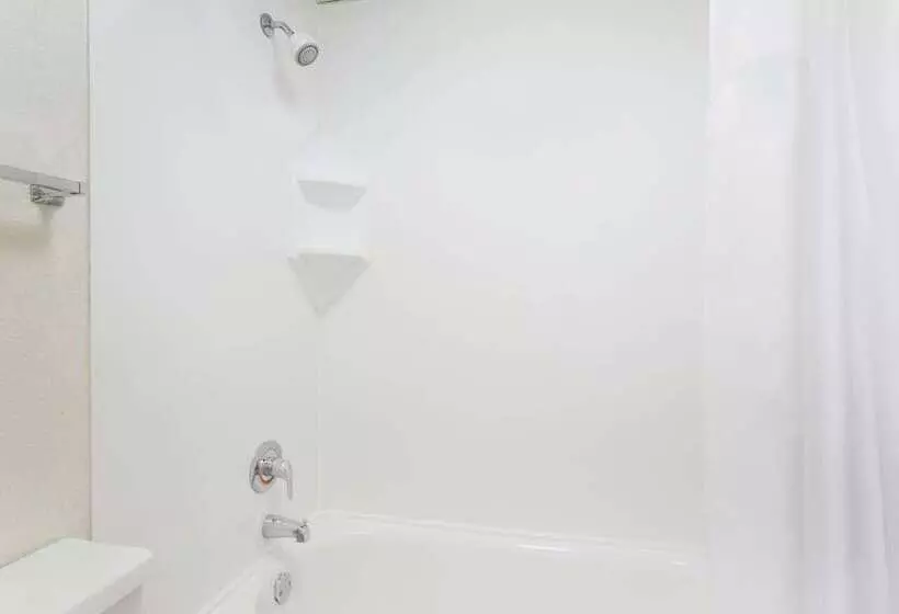 Отель Days Inn By Wyndham Augusta Wheeler Road