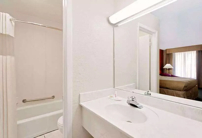 فندق Days Inn By Wyndham Fort Walton Beach