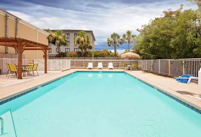 فندق Days Inn By Wyndham Fort Walton Beach