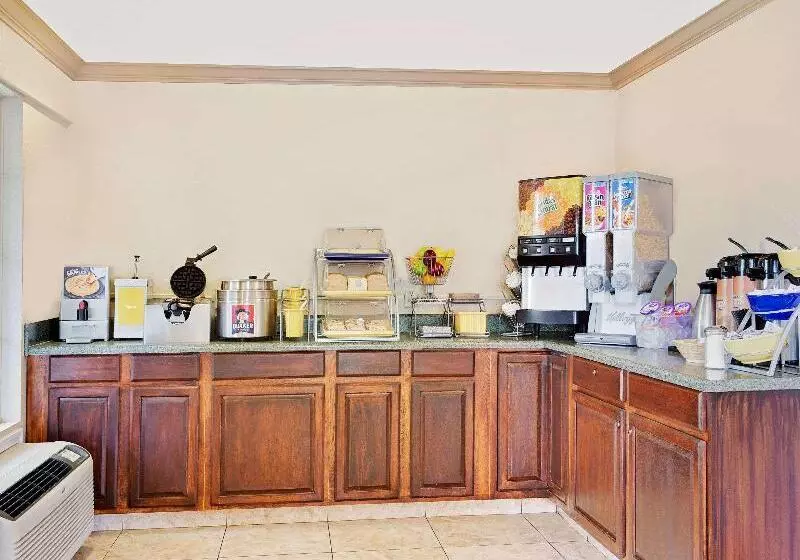 فندق Days Inn By Wyndham Fort Walton Beach