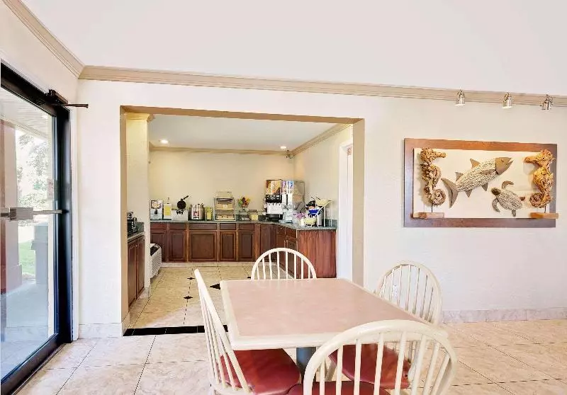 فندق Days Inn By Wyndham Fort Walton Beach