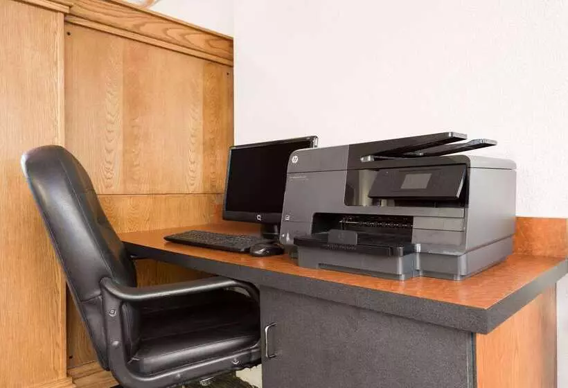 בית מלון כפרי Days Inn By Wyndham Harrisburg North