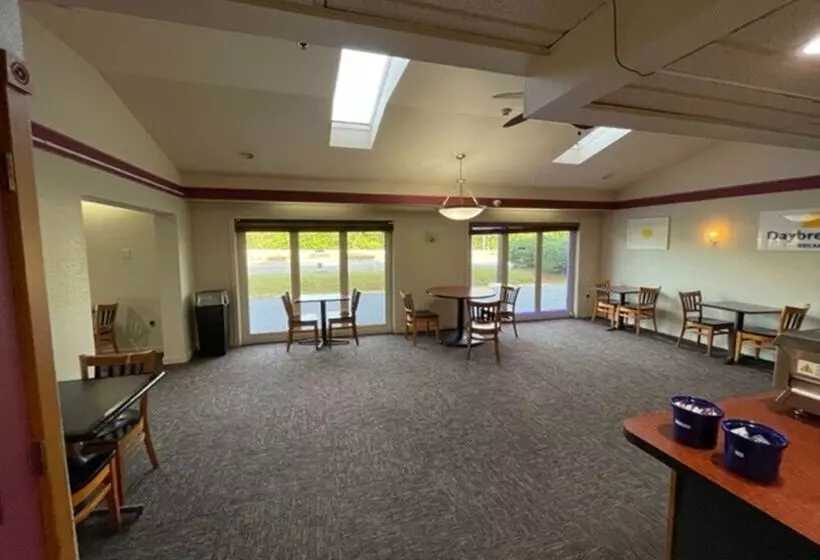 בית מלון כפרי Days Inn By Wyndham Harrisburg North