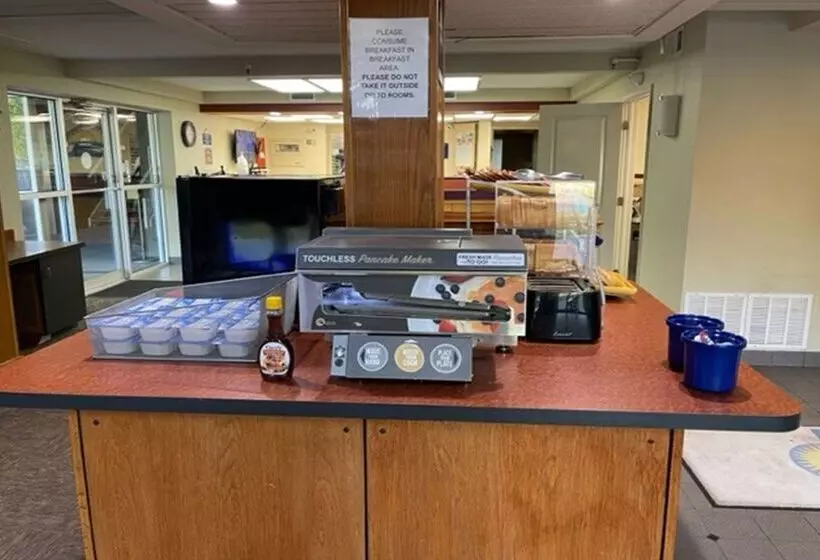 בית מלון כפרי Days Inn By Wyndham Harrisburg North