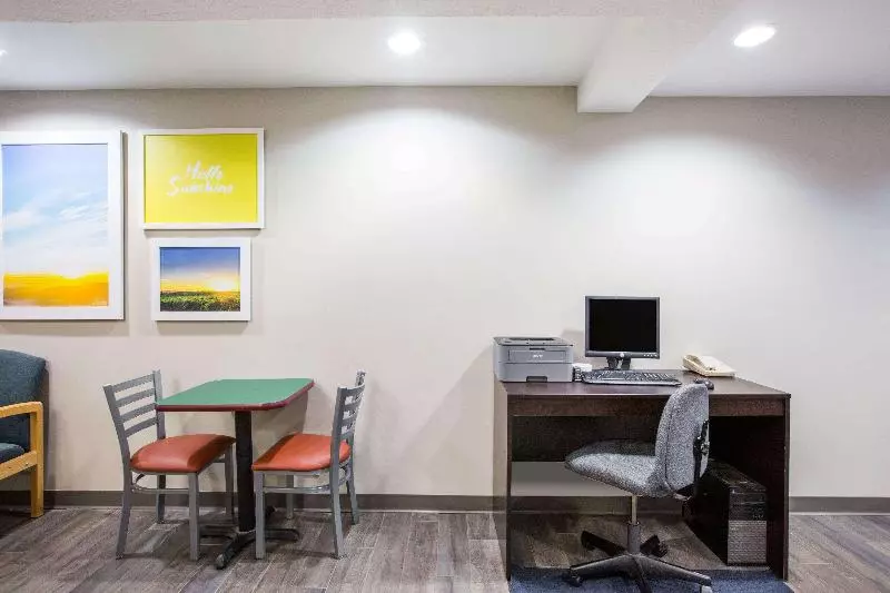 Otel Days Inn By Wyndham Hays