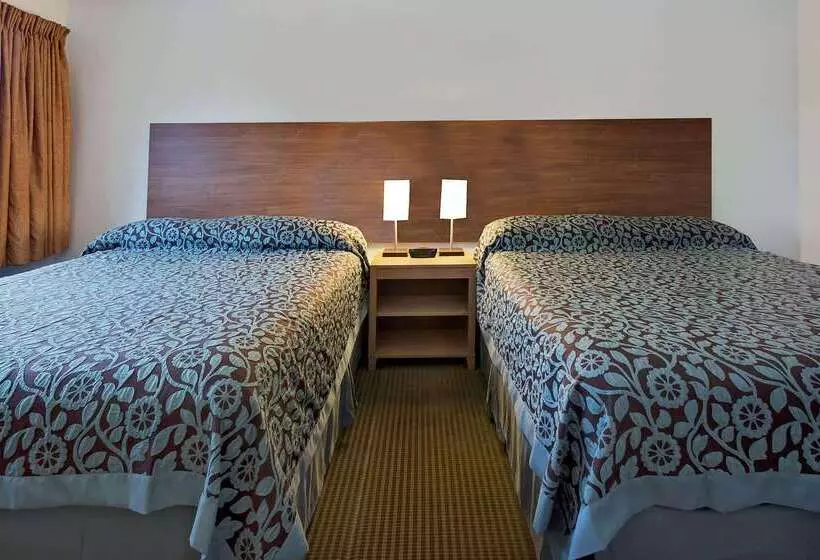 בית מלון כפרי Days Inn By Wyndham Winona