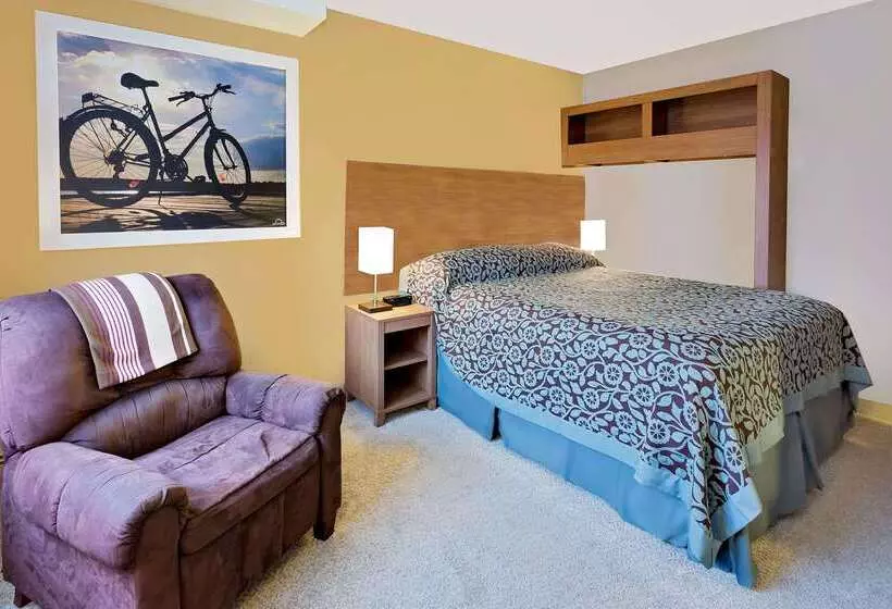 בית מלון כפרי Days Inn By Wyndham Winona