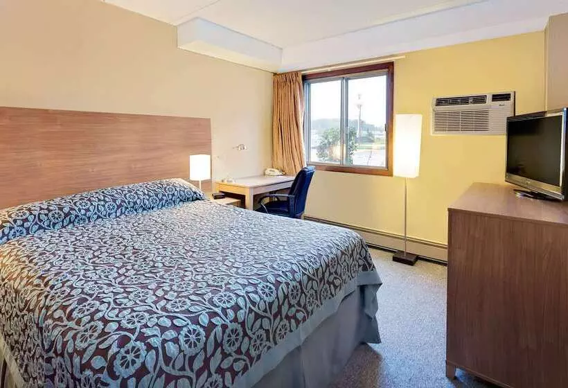 בית מלון כפרי Days Inn By Wyndham Winona