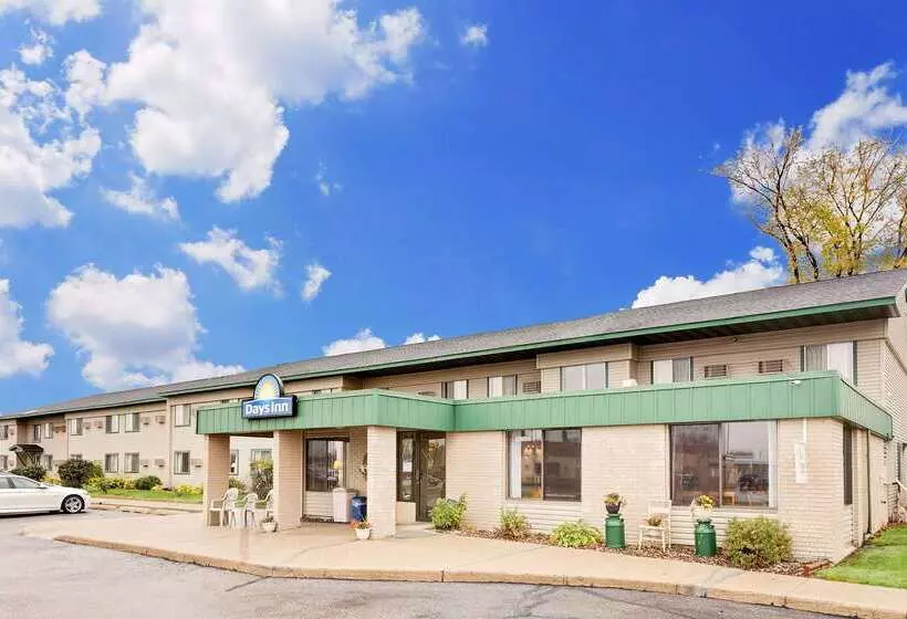 בית מלון כפרי Days Inn By Wyndham Winona