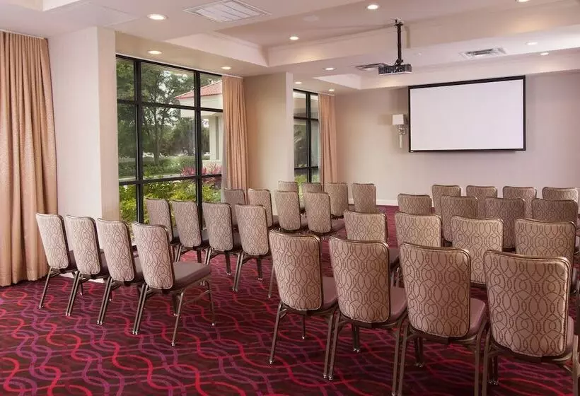 Delta Hotels By Marriott Orlando Lake Buena Vista