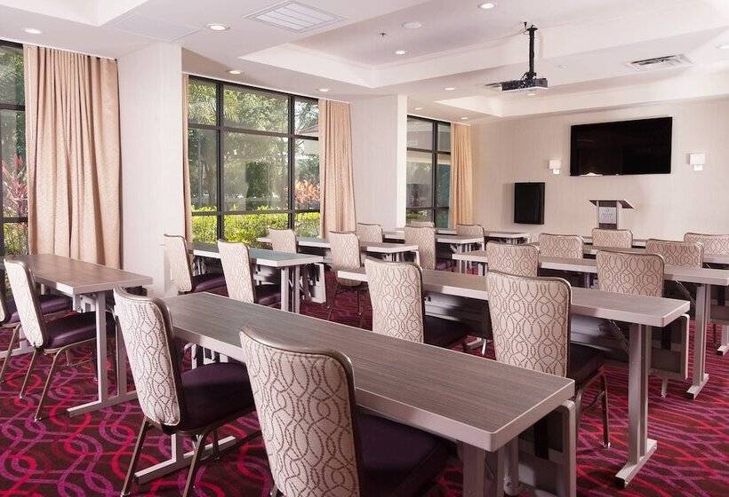 Delta Hotels By Marriott Orlando Lake Buena Vista