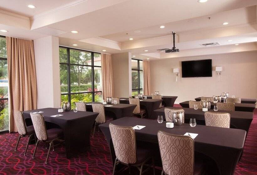 Delta Hotels By Marriott Orlando Lake Buena Vista