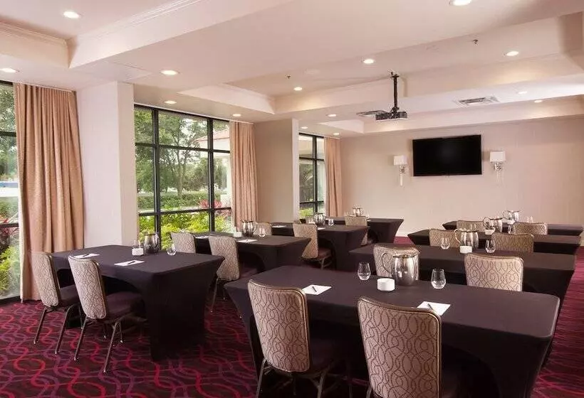 Delta Hotels By Marriott Orlando Lake Buena Vista