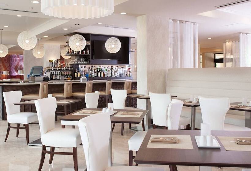 Delta Hotels By Marriott Orlando Lake Buena Vista