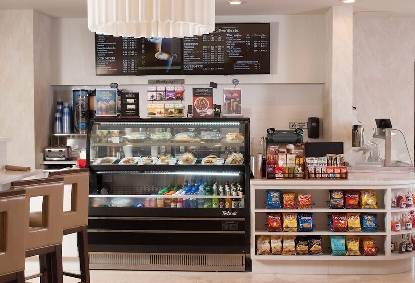 Delta Hotels By Marriott Orlando Lake Buena Vista