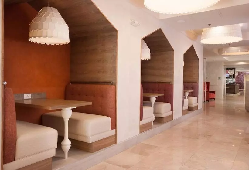 Delta Hotels By Marriott Orlando Lake Buena Vista